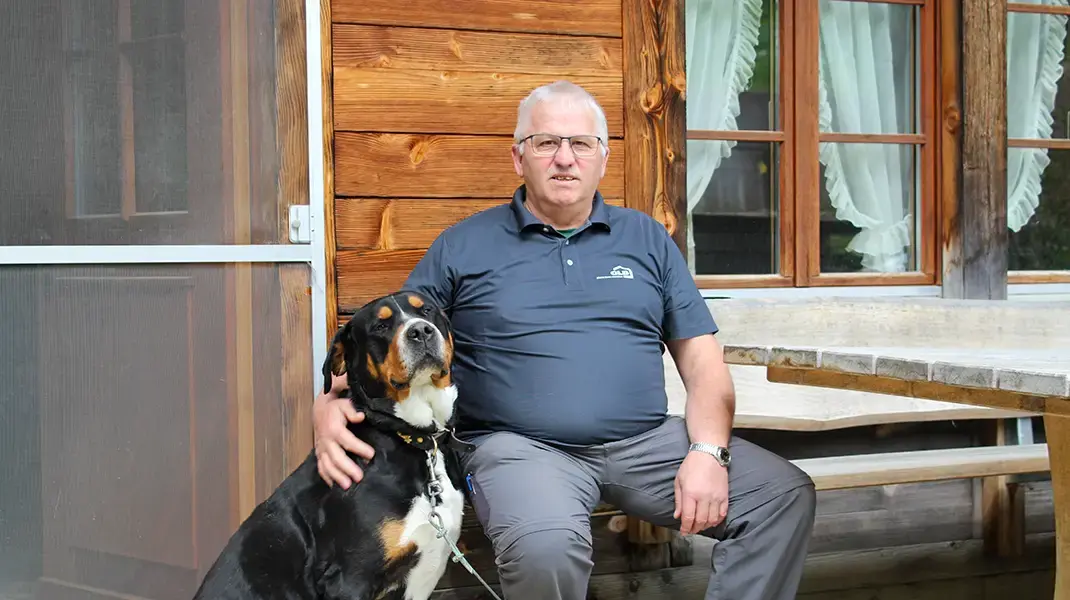 Hans Gerber vor seinem Haus in Eriswil nach unserem Jubiläumsinterview